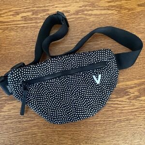 Vooray Active Neoprene Fanny Pack Waist Bag with Zip Water Resistant Travel